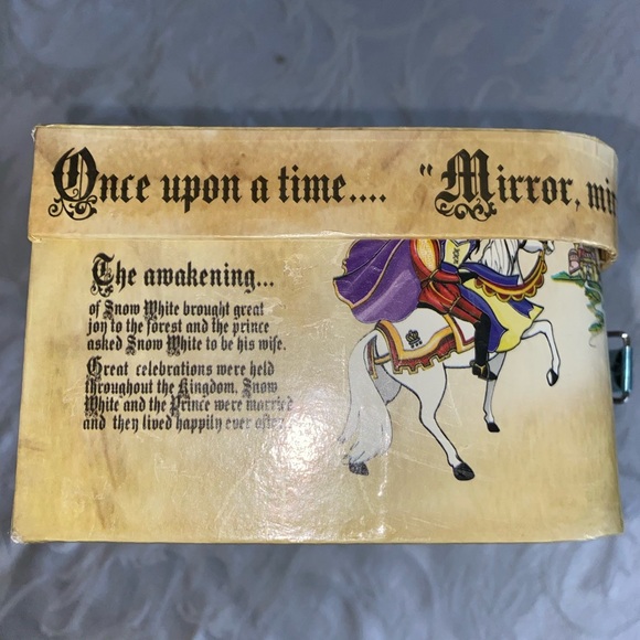 Paul Cardew Snow White 2 piece mug set - Picture 6 of 13